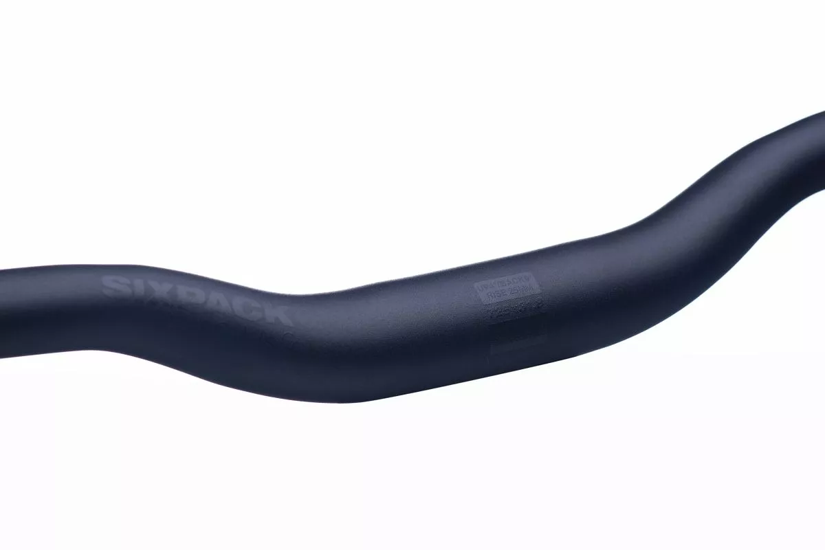 Sixpack Menace Fahrrad Lenker 725mm X 31.8mm Stealth Schwarz 4 Sixpack Menace Fahrrad Lenker 725mm X 31.8mm Stealth Schwarz – Bild 2